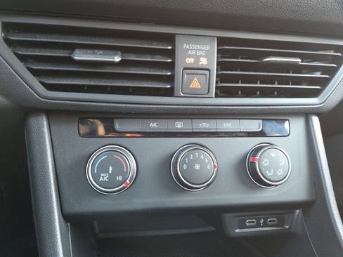 Certified 2022 Volkswagen Jetta Sport image 18