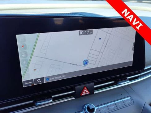 Used 2024 Hyundai Elantra SEL image 3