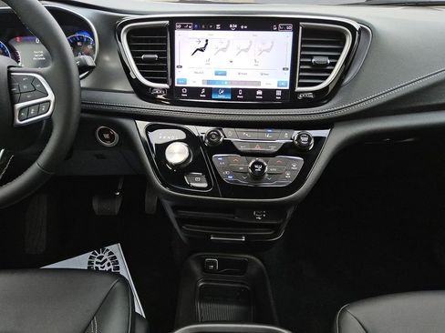 New 2026 Chrysler Pacifica Select image 12