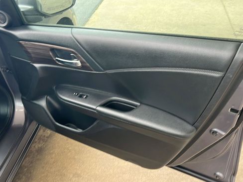 Used 2016 Honda Accord EX image 14