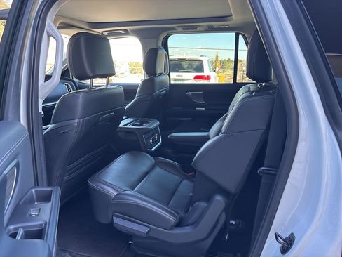 Used 2025 Ford Expedition Max Platinum image 8