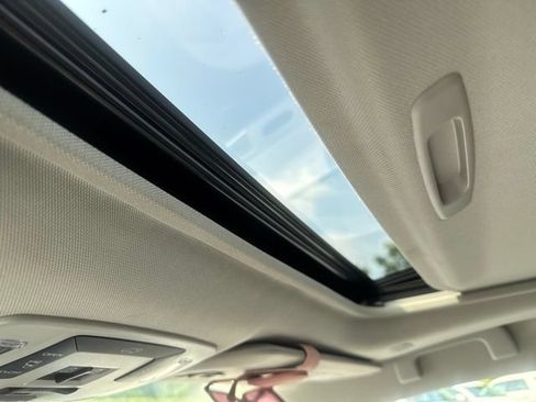 Used 2025 Toyota Sienna XLE w/ XLE Plus Package FWD image 14