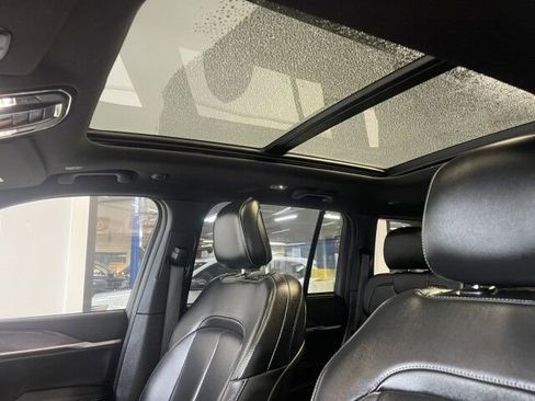 Used 2025 Jeep Grand Cherokee Limited w/ Luxury Tech Group II image 10