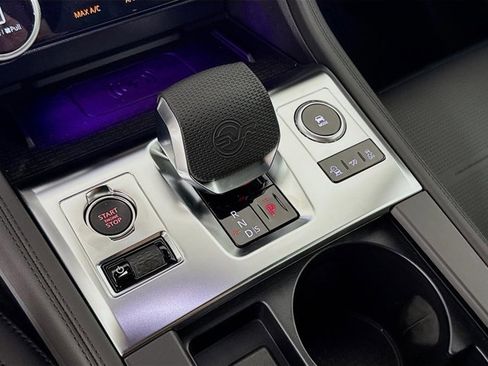 New 2026 Jaguar F-PACE SVR image 19