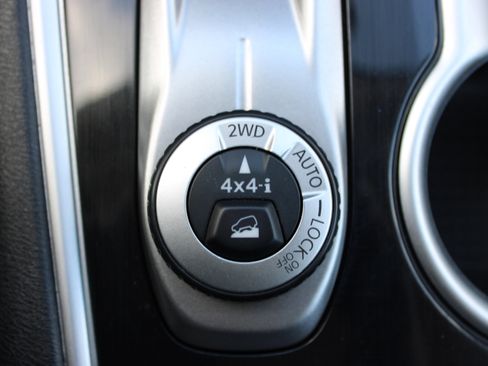 Used 2020 Nissan Pathfinder SV AWD/4WD image 20