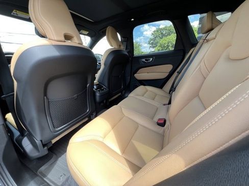 Used 2024 Volvo XC60 B5 Ultimate w/ Protection Package Premier image 13