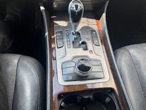 Used 2012 Hyundai Equus Signature image 10