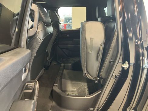 Used 2024 Toyota Tacoma Limited w/ Limited Package (LT) image 30