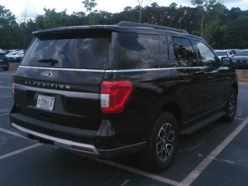 Used 2024 Ford Expedition XLT AWD/4WD image 4