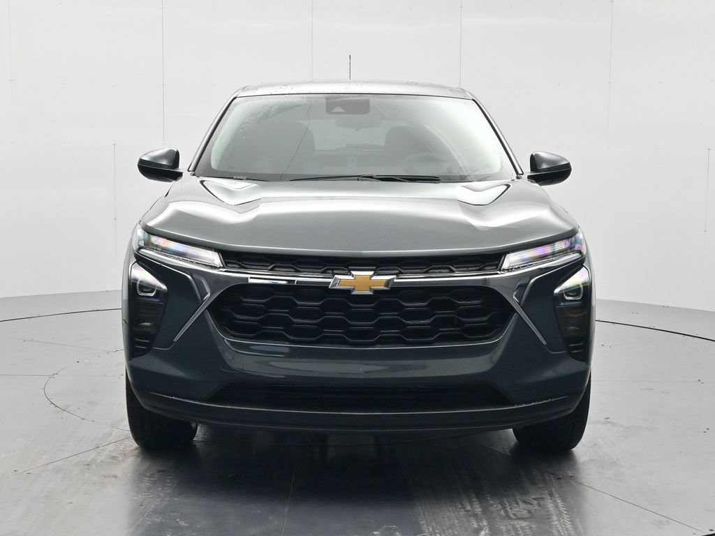 New 2026 Chevrolet Trax LS w/ LS Convenience Package FWD image 2