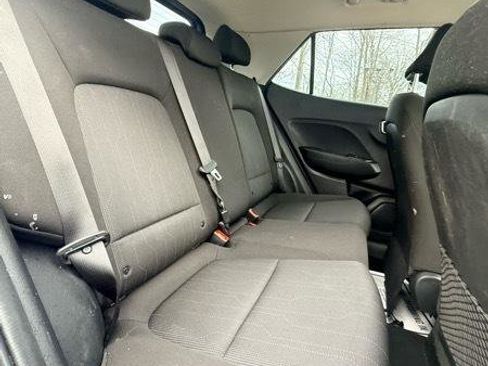 Used 2021 Hyundai Venue SE image 12