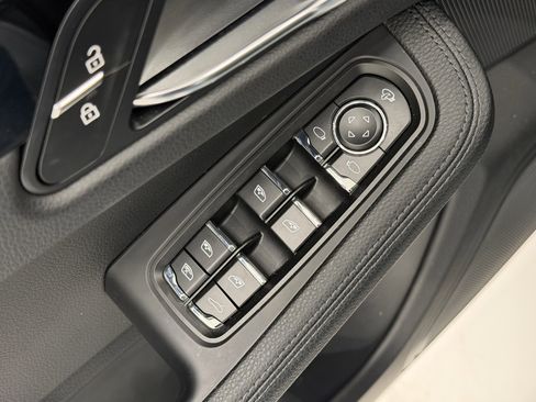 Certified 2025 Porsche Macan image 29