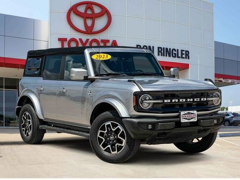 Used 2023 Ford Bronco Outer Banks AWD/4WD image 1