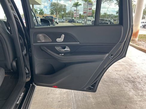 Used 2025 Mercedes-Benz GLS 450 GLS 450 image 33