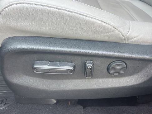 Used 2022 Honda CR-V EX-L image 14