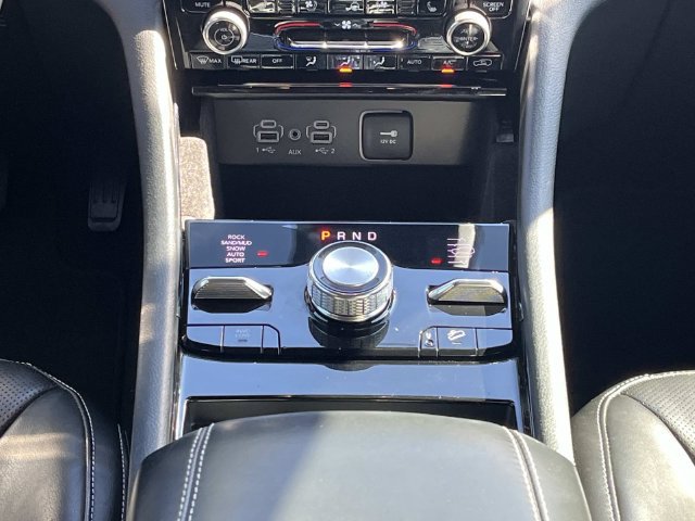 Used 2022 Jeep Grand Cherokee Overland AWD/4WD image 17