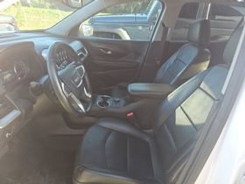 Used 2024 GMC Terrain SLT AWD/4WD image 10