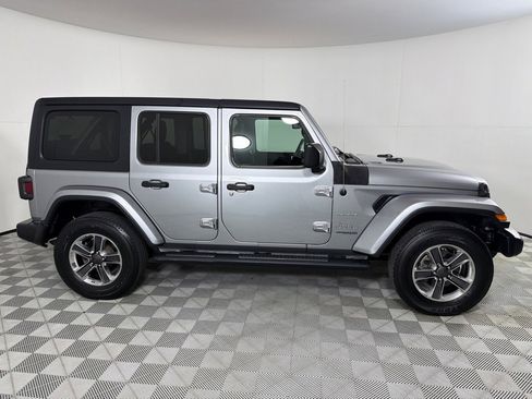 Used 2021 Jeep Wrangler Unlimited Sahara image 4