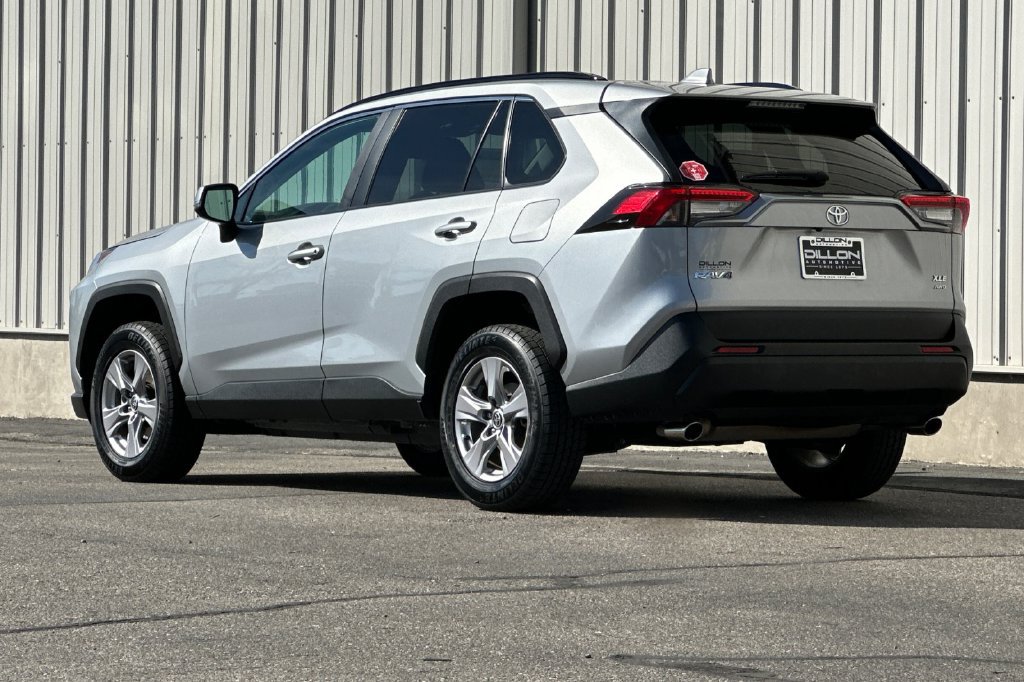 Used 2025 Toyota RAV4 XLE AWD/4WD image 5