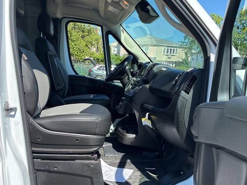 Used 2023 RAM ProMaster 2500 FWD image 6