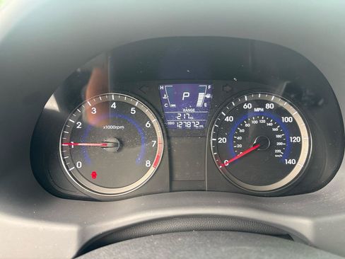 Used 2014 Hyundai Accent GLS w/ Option Group 2 FWD image 10