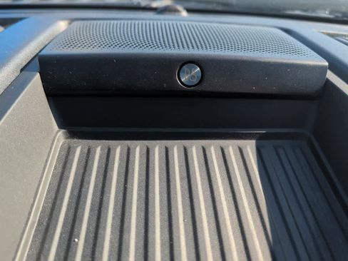 Used 2021 Ford Expedition Limited image 32