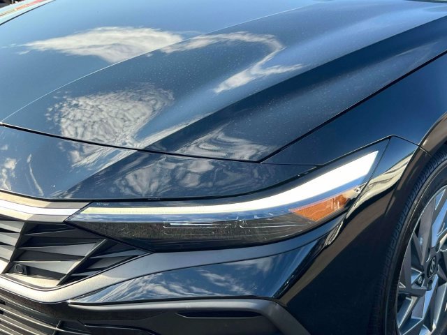 Certified 2024 Hyundai Elantra SEL FWD image 8