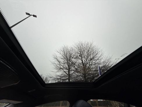 Used 2018 BMW 530i xDrive image 23