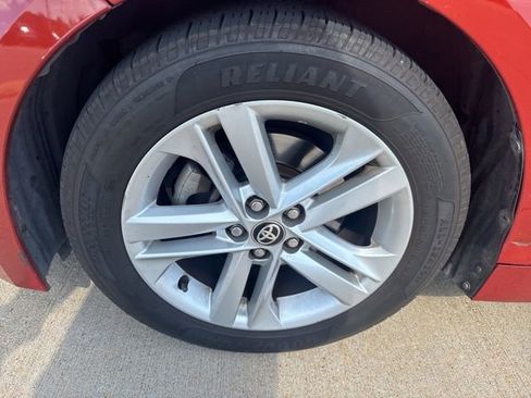 Used 2019 Toyota Corolla SE FWD image 2