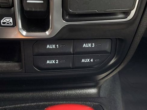 Certified 2025 Jeep Gladiator Sport AWD/4WD image 39