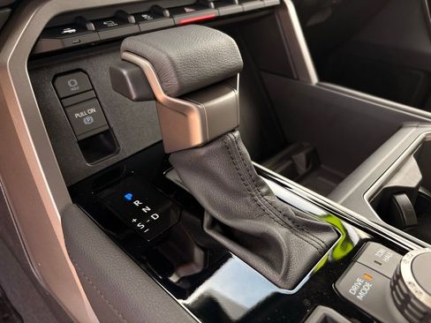 New 2026 Toyota Tundra Limited AWD/4WD image 16
