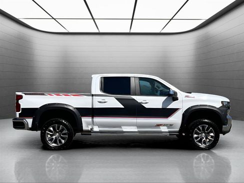 Used 2022 Chevrolet Silverado 1500 LT AWD/4WD image 7