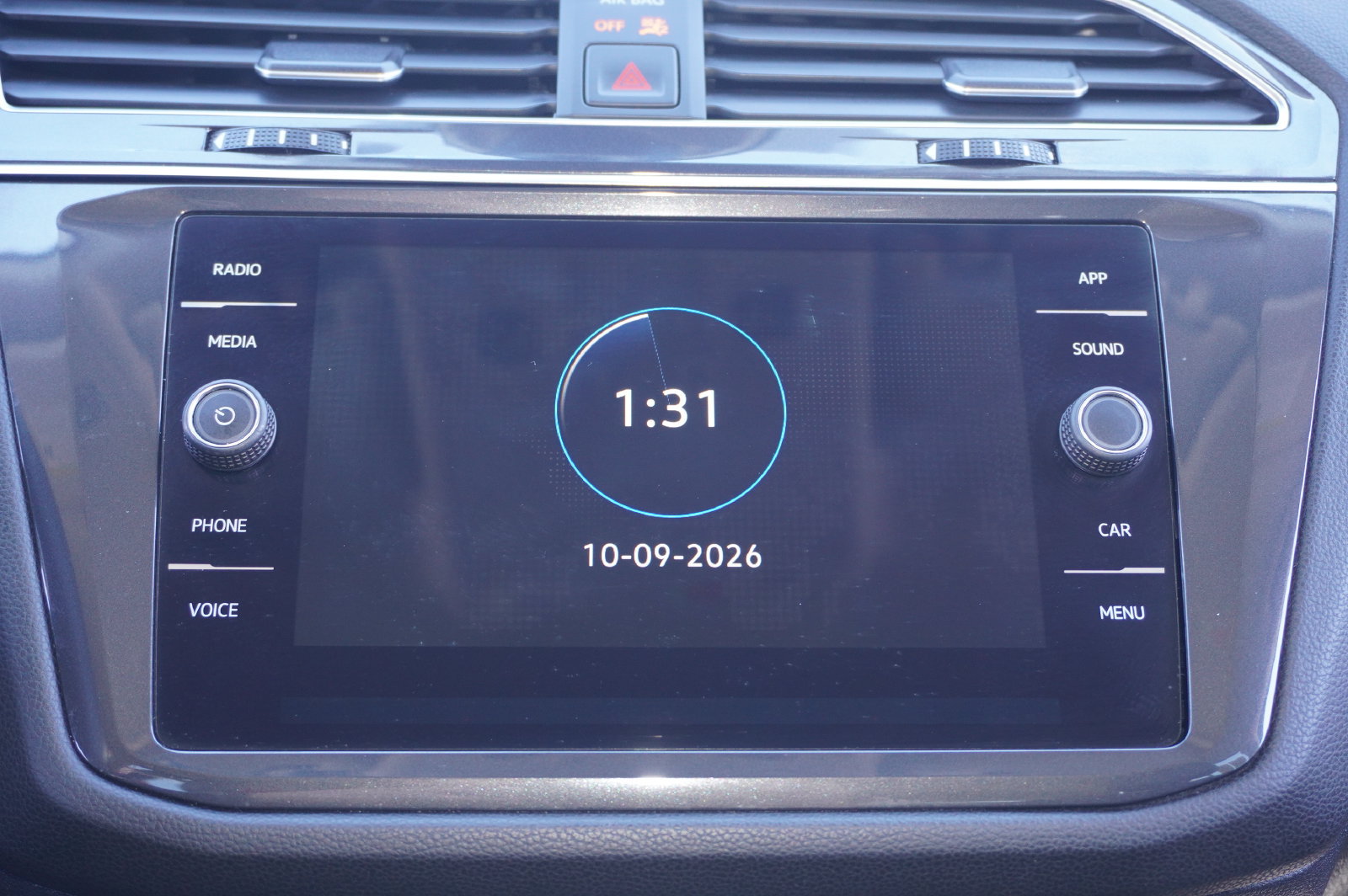 Used 2022 Volkswagen Tiguan SE FWD image 17