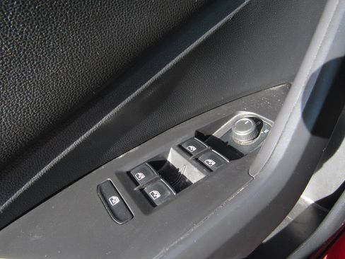 Used 2021 Volkswagen Jetta S image 19