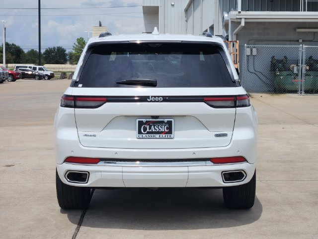 Used 2022 Jeep Grand Cherokee Overland w/ Luxury Tech Group IV AWD/4WD image 6