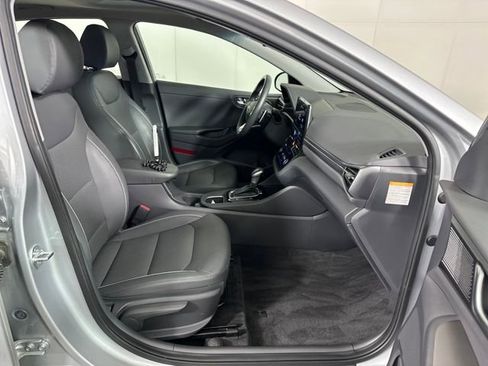 Used 2020 Hyundai Ioniq Limited image 28