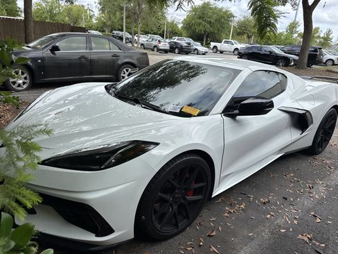 Used 2021 Chevrolet Corvette Stingray Coupe w/ Z51 Performance Package RWD image 1