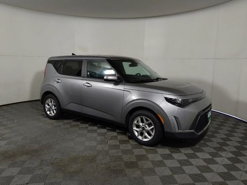 Used 2024 Kia Soul LX w/ Option Group 015 image 11