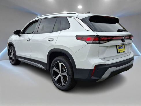 New 2026 Volkswagen Tiguan SE image 4