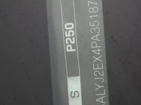 Used 2023 Land Rover Range Rover Velar S image 9