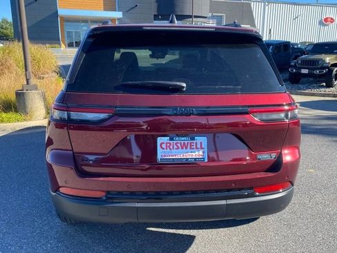 New 2025 Jeep Grand Cherokee Altitude AWD/4WD image 5