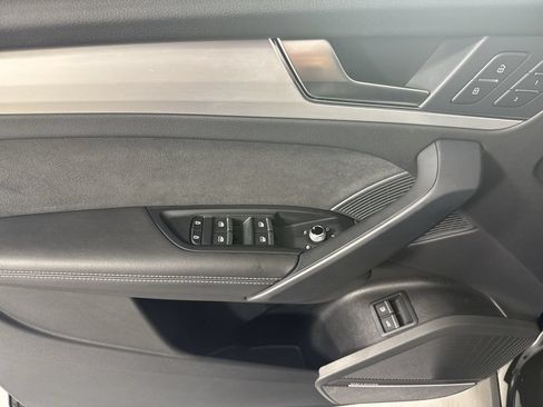 Used 2023 Audi Q5 e Premium Plus w/ Premium Plus Package AWD/4WD image 28