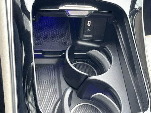 Certified 2024 Mercedes-Benz GLC 300 image 35