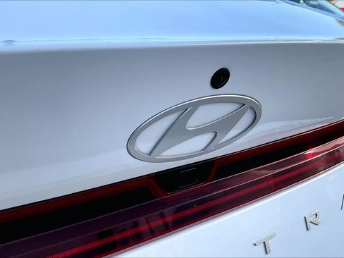 Used 2024 Hyundai Elantra Limited FWD image 31
