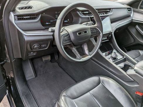 Certified 2024 Jeep Grand Cherokee L Limited w/ Luxury Tech Group II image 11