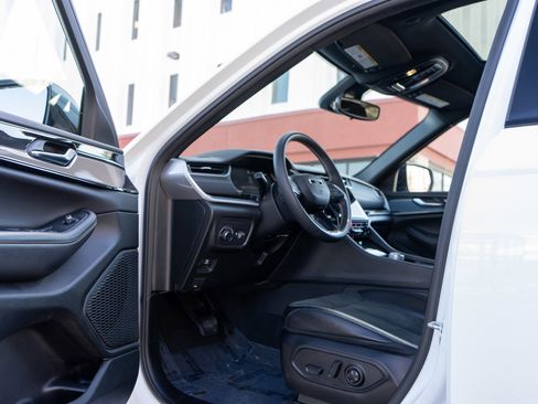 Used 2023 Jeep Grand Cherokee L Altitude image 14