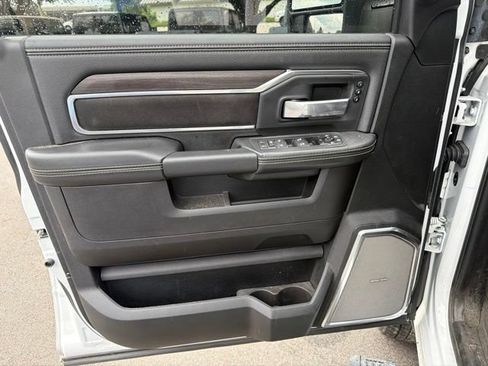 Used 2025 RAM 2500 Laramie AWD/4WD image 18