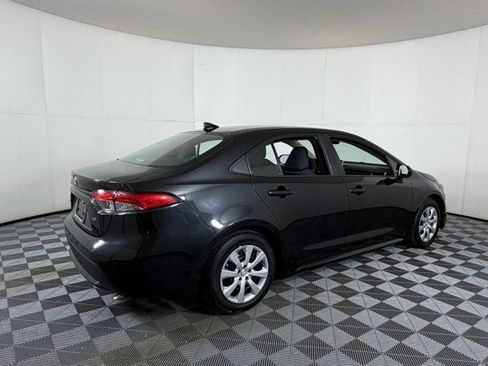 Used 2021 Toyota Corolla LE FWD image 4