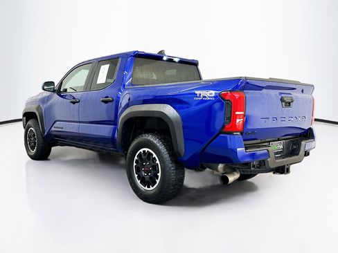 Used 2025 Toyota Tacoma TRD Off-Road AWD/4WD image 5