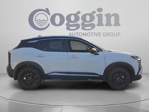 New 2026 Nissan Kicks SV w/ SV Premium Package FWD image 6